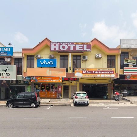 Oyo 44072 Mines Cempaka Hotel Nilai Exteriér fotografie