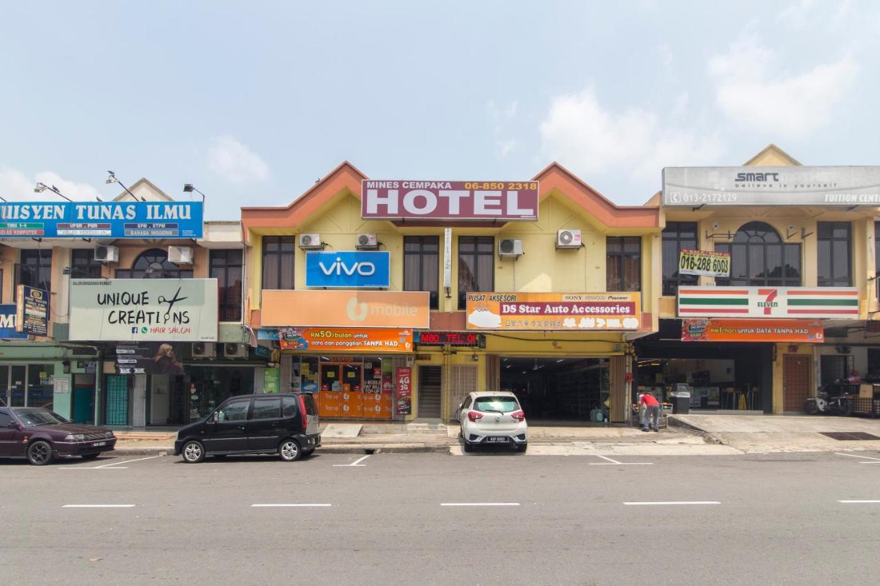 Oyo 44072 Mines Cempaka Hotel Nilai Exteriér fotografie