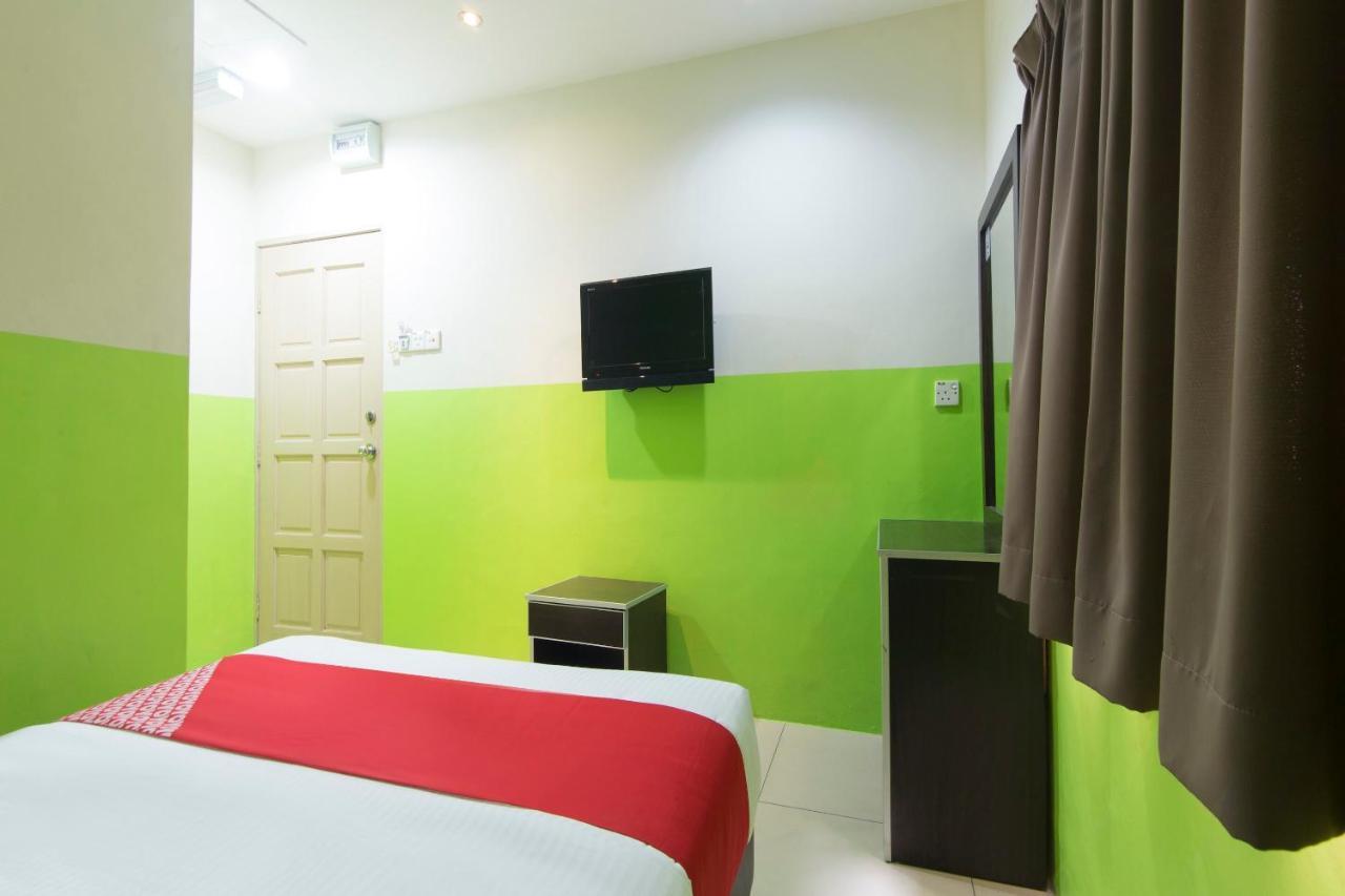 Oyo 44072 Mines Cempaka Hotel Nilai Exteriér fotografie