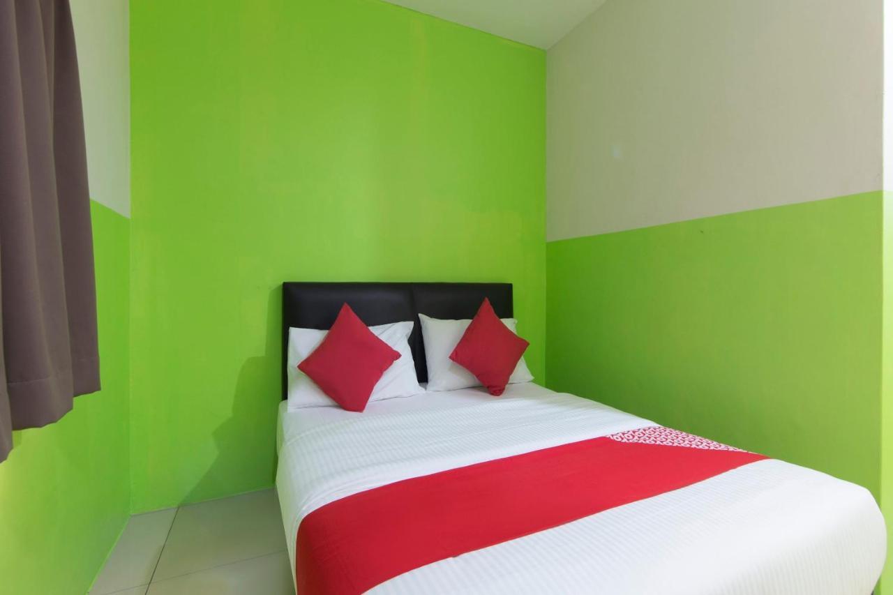 Oyo 44072 Mines Cempaka Hotel Nilai Exteriér fotografie
