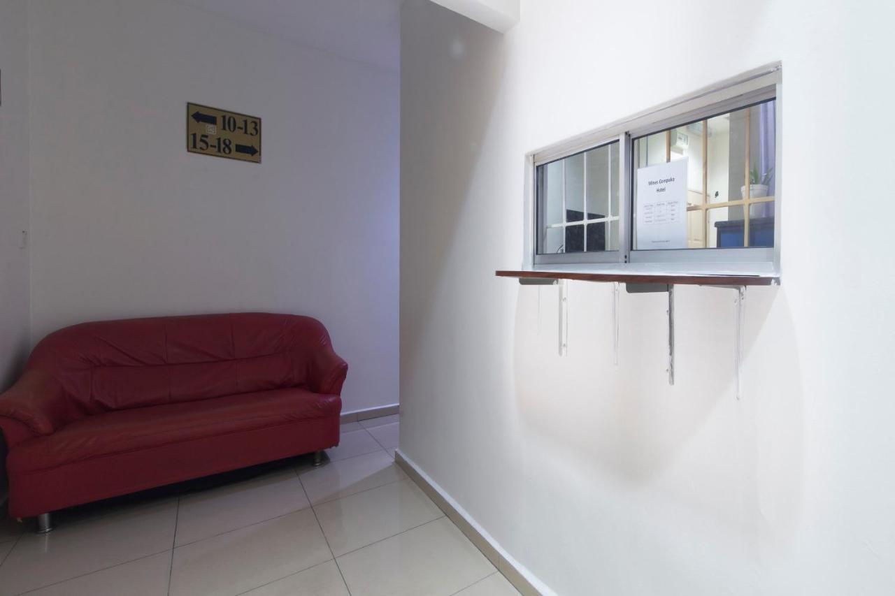 Oyo 44072 Mines Cempaka Hotel Nilai Exteriér fotografie
