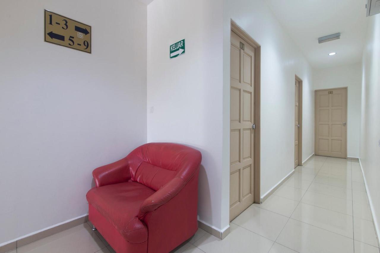 Oyo 44072 Mines Cempaka Hotel Nilai Exteriér fotografie