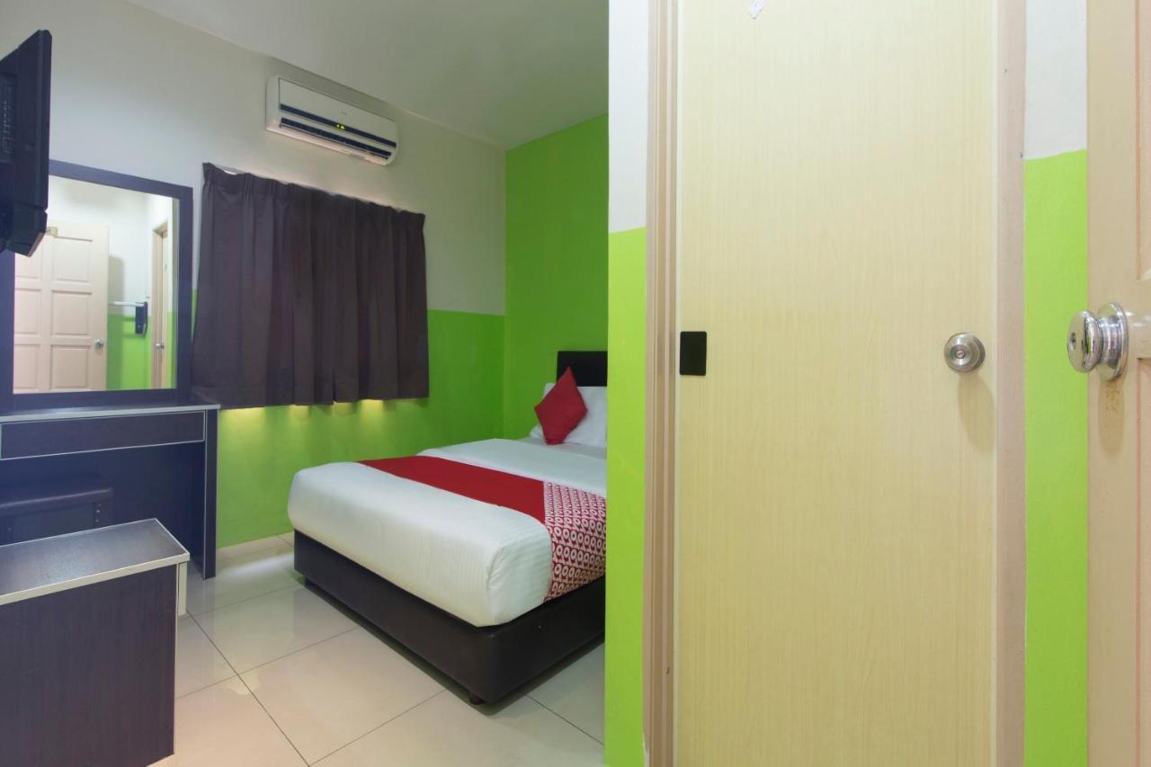 Oyo 44072 Mines Cempaka Hotel Nilai Exteriér fotografie