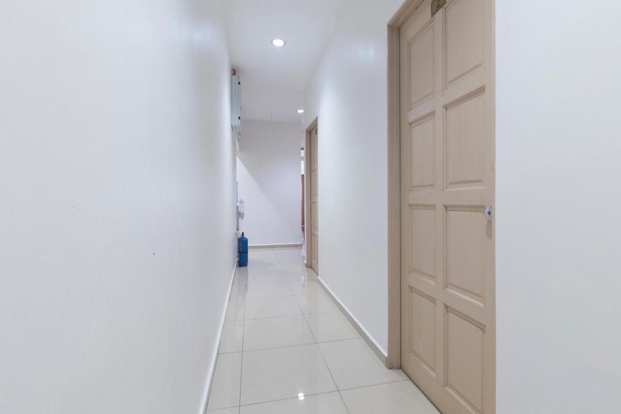 Oyo 44072 Mines Cempaka Hotel Nilai Exteriér fotografie