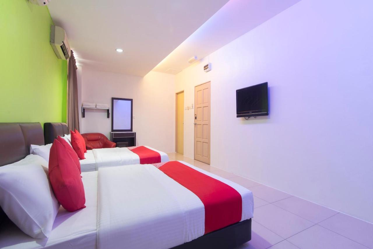 Oyo 44072 Mines Cempaka Hotel Nilai Exteriér fotografie