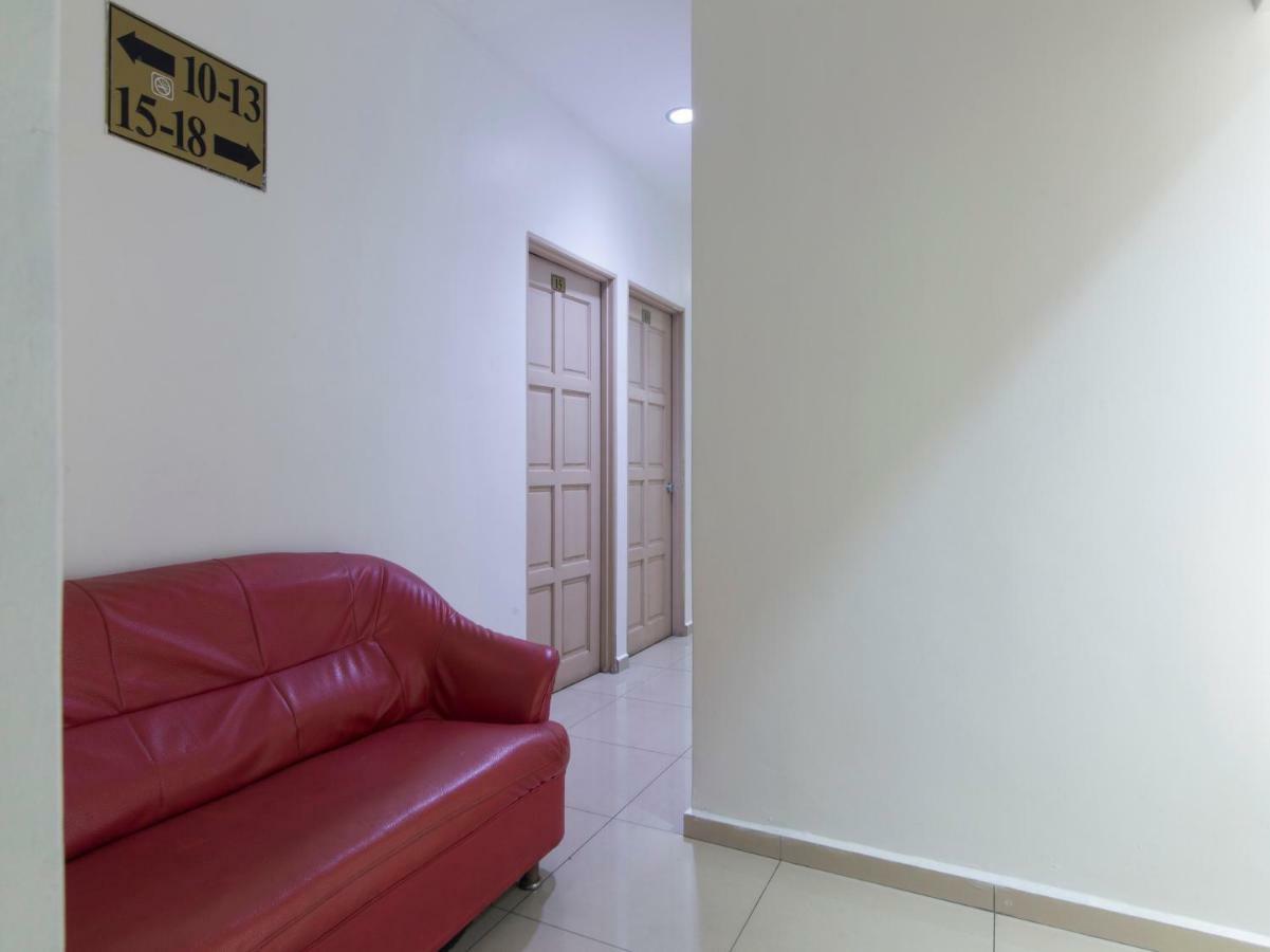 Oyo 44072 Mines Cempaka Hotel Nilai Exteriér fotografie